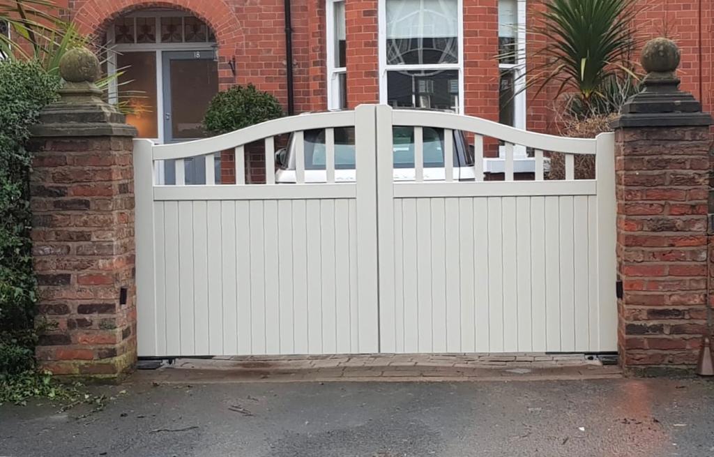 Experts Answer: Exactly What Is the Best Paint for Wooden Gates?