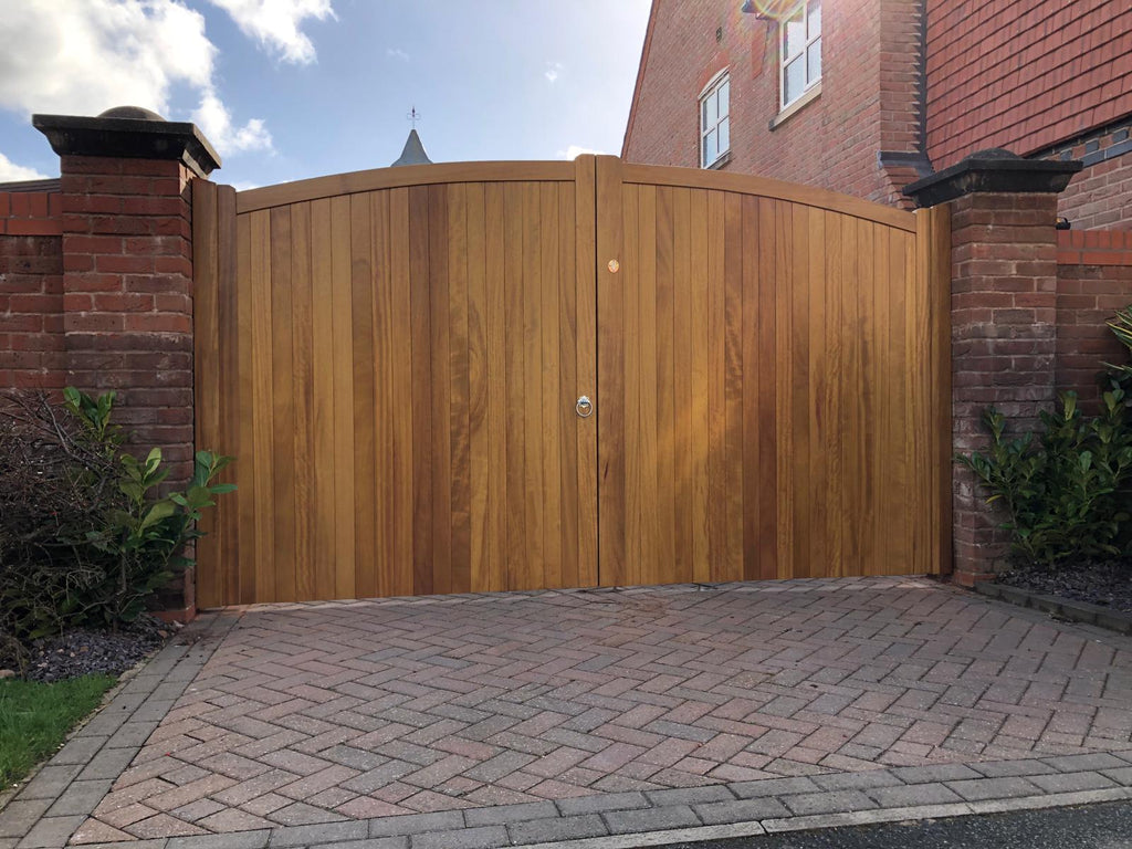 Which Treatment is Right for Your Wooden Gate?