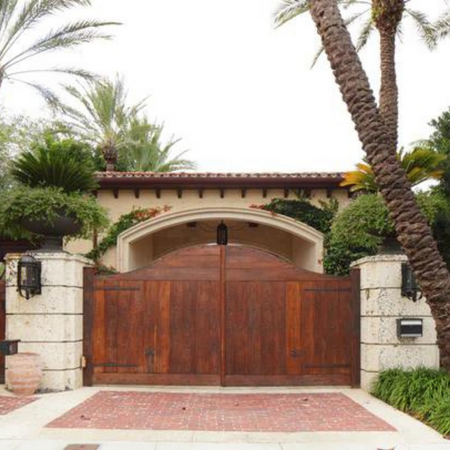 Which Treatment is Right for Your Wooden Gate?