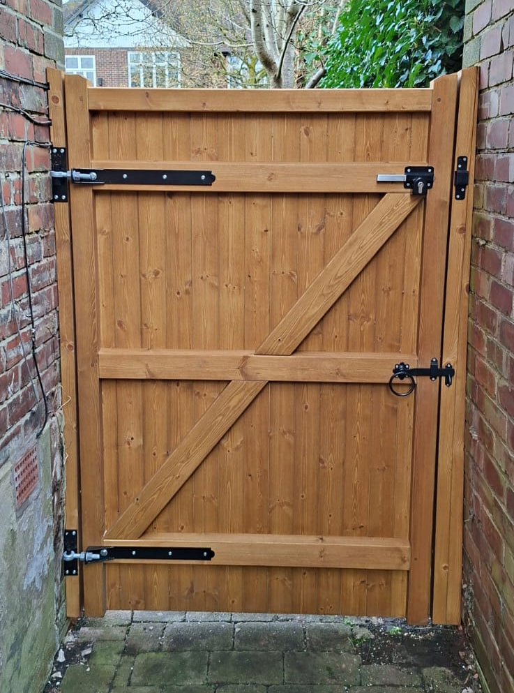The Complete Garden Gate Buyer's Guide