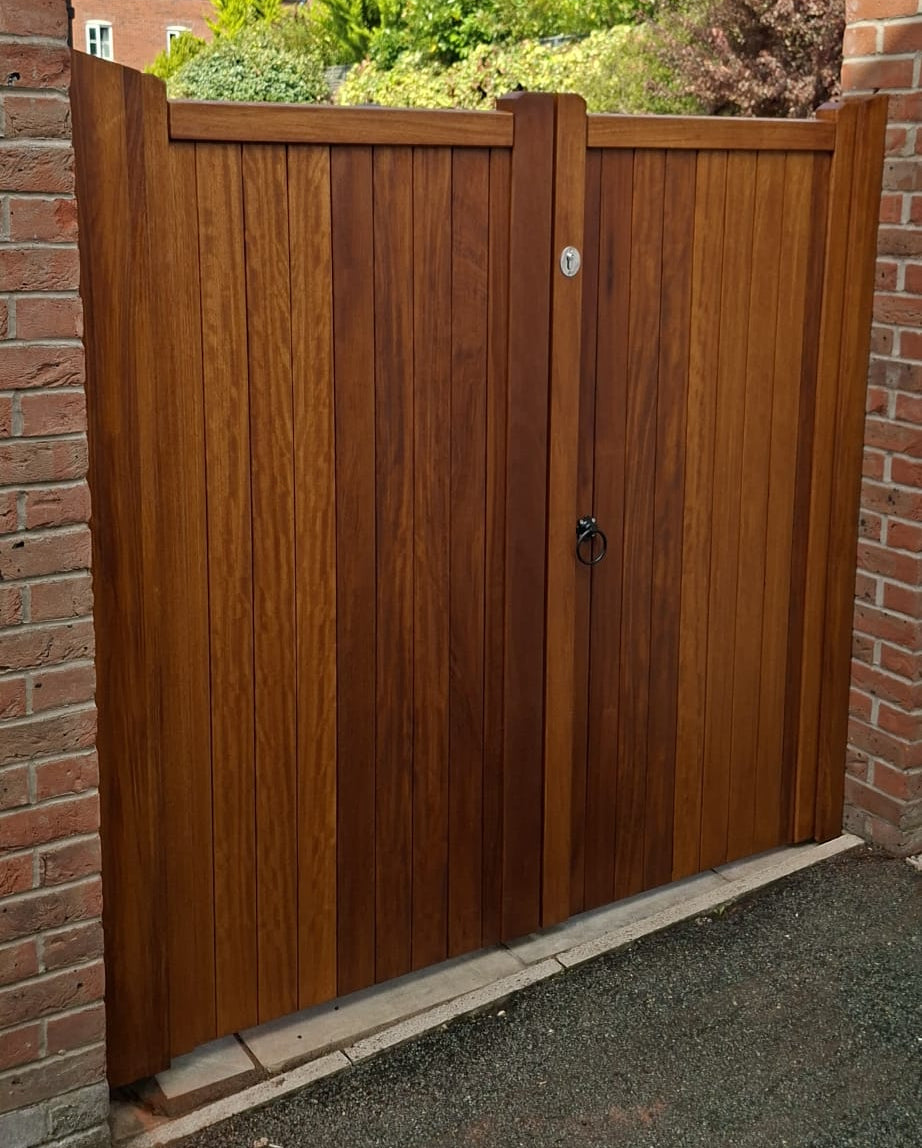 Hardwood Driveway Gates - Village Design