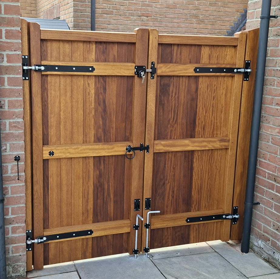 Hardwood Driveway Gates - Village Design