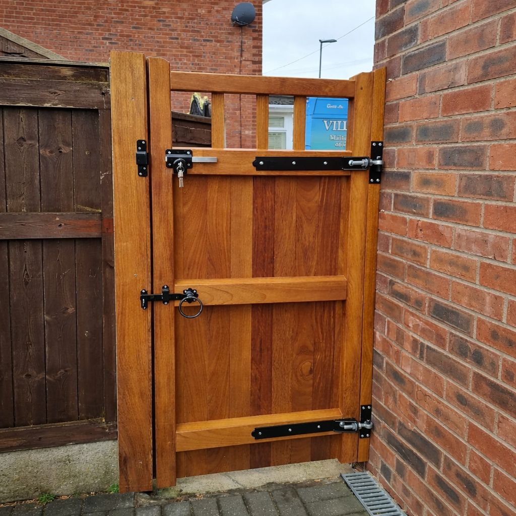 Hardwood Side Gate - Cheshire Design