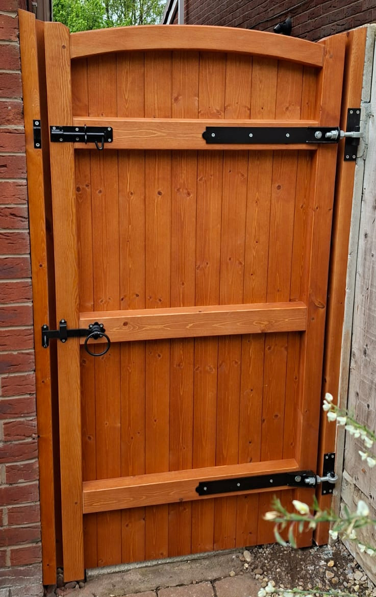 Wooden Side Gate - Lymm Design
