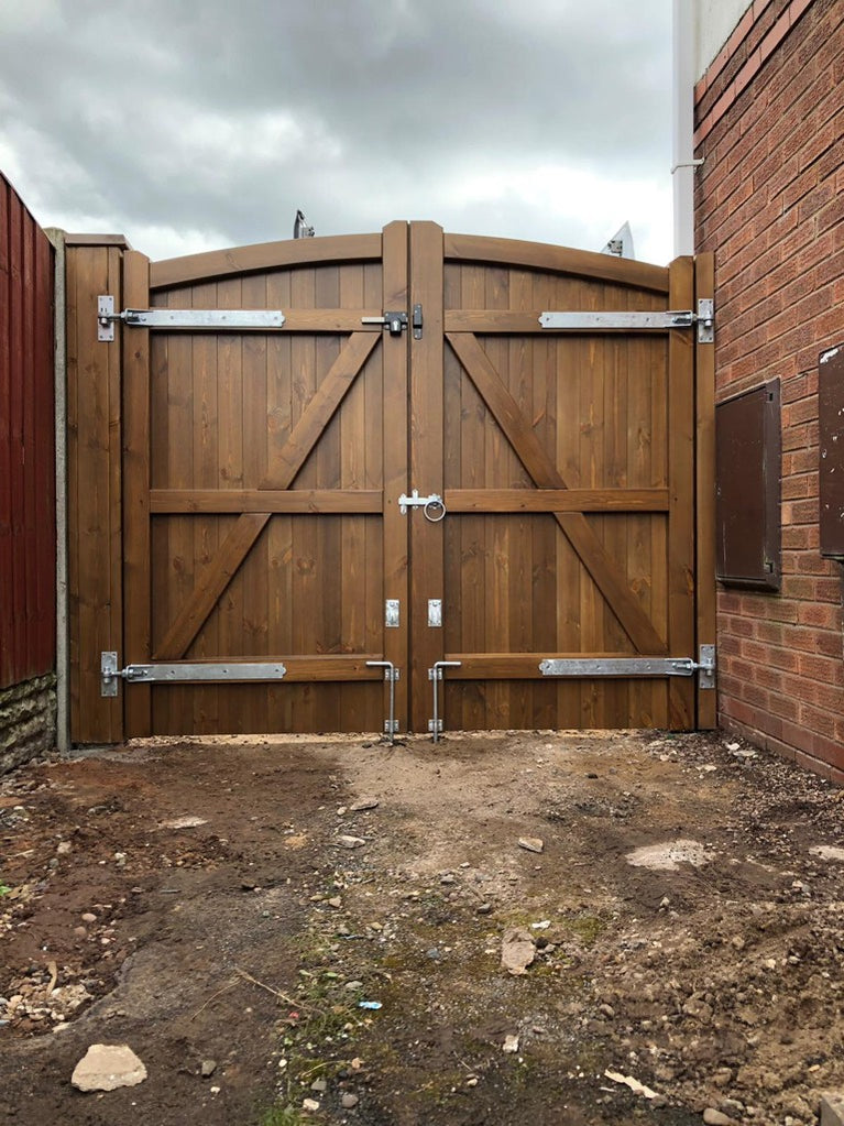 Wooden Driveway Gates - Lymm Design - Stellar Gates